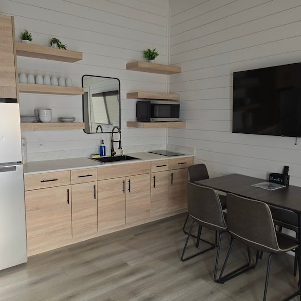 Yogi Bear™ Two Bedroom Glamping Cabin-10